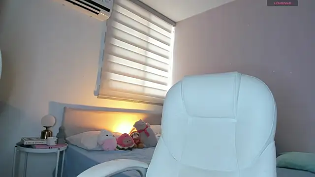 Ninamirley online show from February 2026 07:55:02 PM