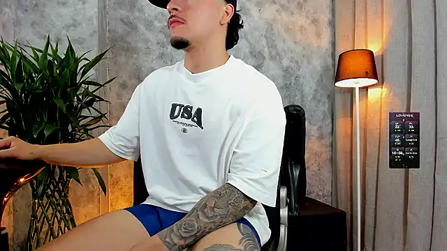 Snapshot of boyc022_ chatting on November 2025 01:17:01 AM boyc022 online show from November 2025 01:17:01 AM