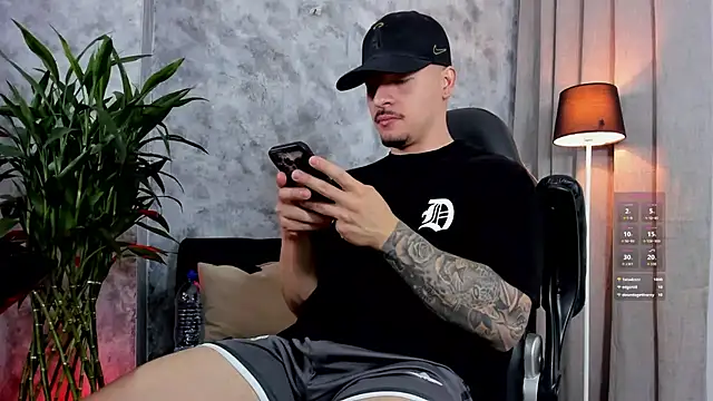 boyc022  online show from March 2026 04:54:01 PM