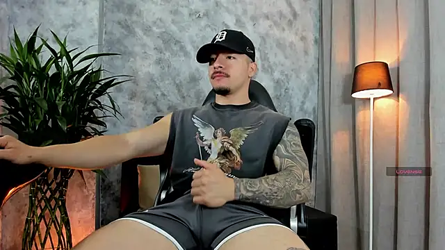 boyc022  online show from April 2026 12:53:02 PM