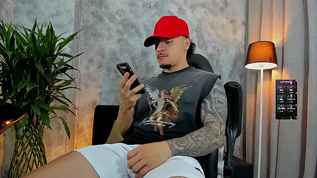 Snapshot of boyc022_ chatting on November 2025 09:57:02 PM boyc022 online show from November 2025 09:57:02 PM