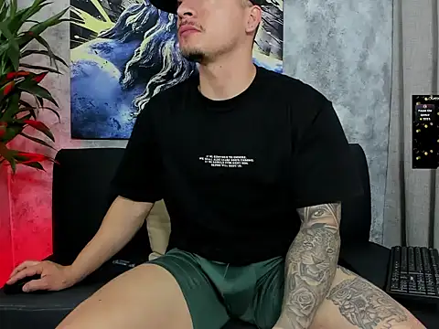 boyc022  online show from February 2026 02:22:01 AM