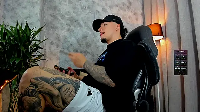 Snapshot of boyc022_ chatting on November 2025 01:05:01 AM boyc022 online show from November 2025 01:05:01 AM