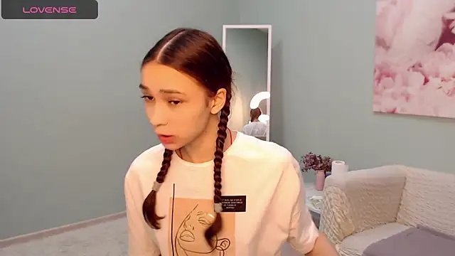 Snapshot of AmyJonas chatting on March 2025 04:43:01 AM AmyJonas online show from March 2025 04:43:01 AM
