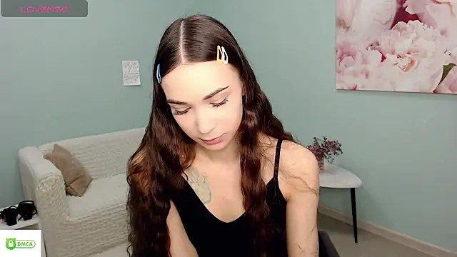 Snapshot of AmyJonas chatting on April 2026 04:52:01 AM AmyJonas online show from April 2026 04:52:01 AM