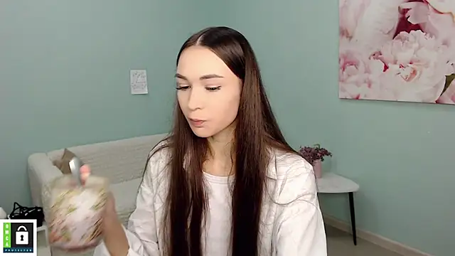 Snapshot of AmyJonas chatting on November 2025 06:13:01 AM AmyJonas online show from November 2025 06:13:01 AM