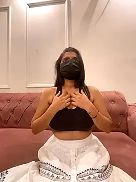 Emmy kapoor online show from December 2025 10:10:01 PM