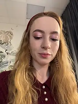 Snapshot of _AngelMoon_ chatting on November 2025 04:18:01 AM AngelMoon online show from November 2025 04:18:01 AM