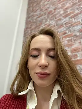 Snapshot of _AngelMoon_ chatting on November 2025 03:38:01 AM AngelMoon online show from November 2025 03:38:01 AM