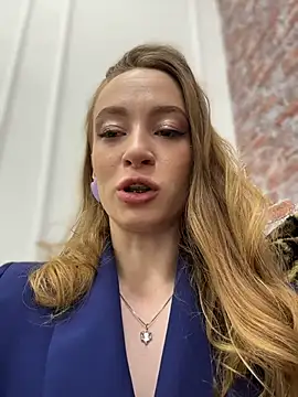 Snapshot of _AngelMoon_ chatting on November 2025 03:40:01 AM AngelMoon online show from November 2025 03:40:01 AM