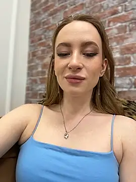 Snapshot of _AngelMoon_ chatting on December 2025 04:11:01 AM AngelMoon online show from December 2025 04:11:01 AM