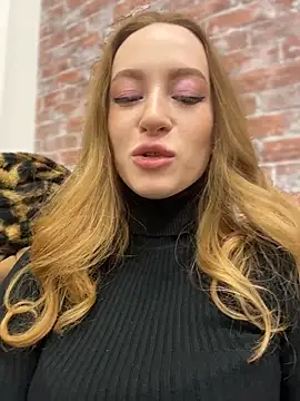 Snapshot of _AngelMoon_ chatting on November 2025 03:50:02 AM AngelMoon online show from November 2025 03:50:02 AM