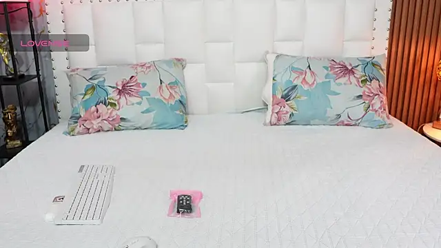 Snapshot of hornybarelylegalgirl chatting on June 2026 11:49:02 AM hornybarelylegalgirl online show from June 2026 11:49:02 AM