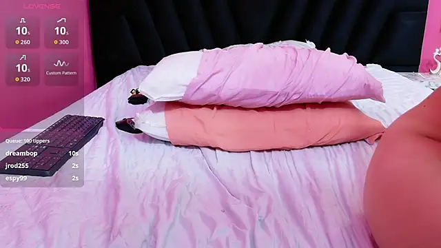 Snapshot of hornybarelylegalgirl chatting on November 2025 12:16:01 AM hornybarelylegalgirl online show from November 2025 12:16:01 AM