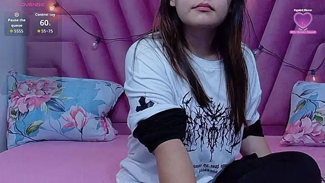 Snapshot of hornybarelylegalgirl chatting on February 2026 12:16:02 PM hornybarelylegalgirl online show from February 2026 12:16:02 PM