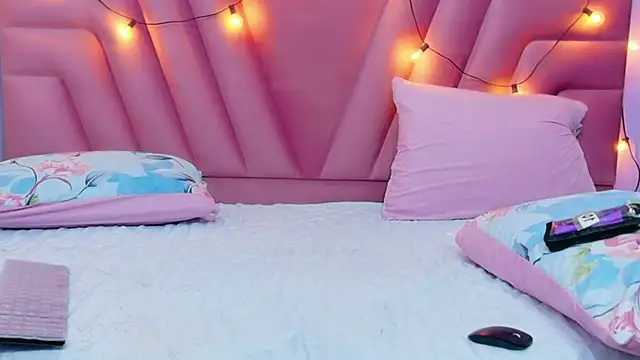 Snapshot of hornybarelylegalgirl chatting on February 2026 12:51:02 PM hornybarelylegalgirl online show from February 2026 12:51:02 PM