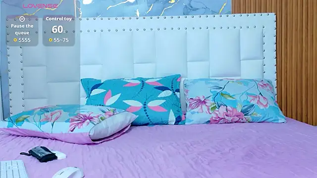 hornybarelylegalgirl online show from April 2026 12:31:02 PM