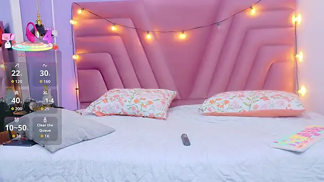 Snapshot of hornybarelylegalgirl chatting on September 2025 12:49:02 PM hornybarelylegalgirl online show from September 2025 12:49:02 PM