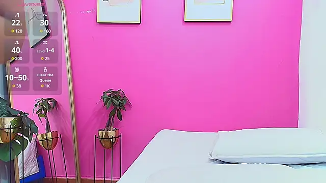 hornybarelylegalgirl online show from February 2025 12:56:01 PM