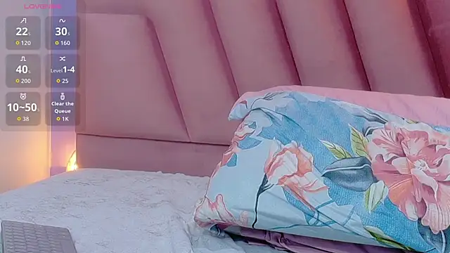 Snapshot of hornybarelylegalgirl chatting on December 2025 12:22:01 AM hornybarelylegalgirl online show from December 2025 12:22:01 AM