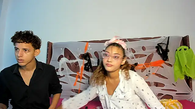 smiths couple online show from October 2025 01:10:01 PM