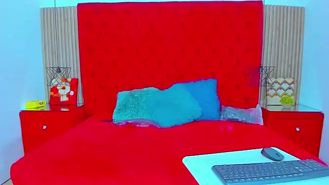 Snapshot of AmeliaANDEmily chatting on March 2025 02:12:02 PM AmeliaANDEmily online show from March 2025 02:12:02 PM