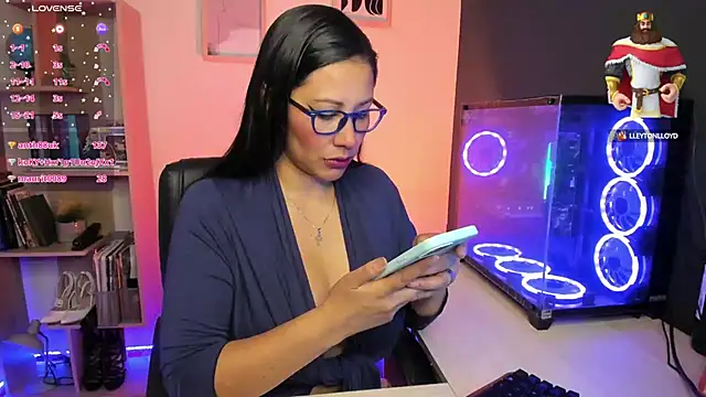 Sue Wolls online show from February 2025 08:38:02 PM