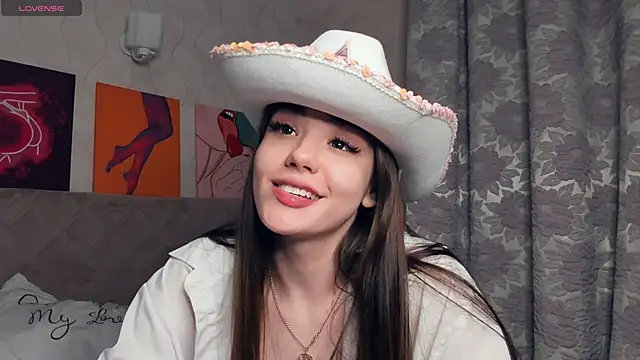 Snapshot of BlissDodd chatting on March 2025 09:34:01 PM BlissDodd online show from March 2025 09:34:01 PM