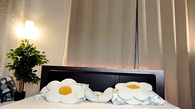 Snapshot of BlissDodd chatting on September 2025 06:14:02 PM BlissDodd online show from September 2025 06:14:02 PM