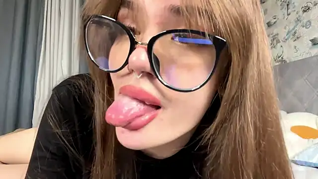 Snapshot of BlissDodd chatting on October 2025 06:42:01 PM BlissDodd online show from October 2025 06:42:01 PM