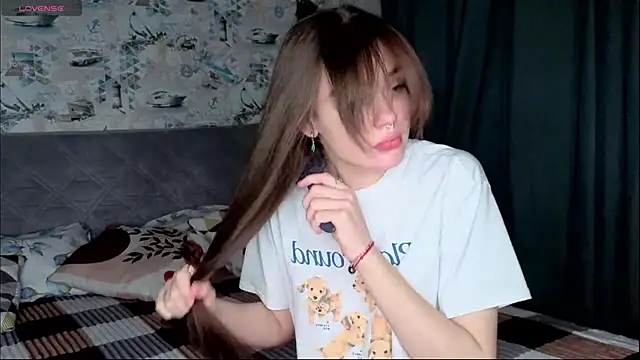 Snapshot of BlissDodd chatting on November 2025 06:24:02 PM BlissDodd online show from November 2025 06:24:02 PM