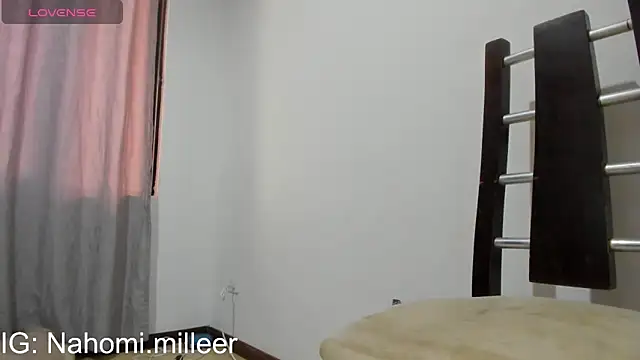 NAHOMI MILLER online show from October 2025 04:08:01 PM