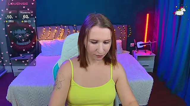 AliceBYKiss online show from December 2025 01:27:01 AM