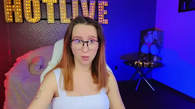 Snapshot of AliceBYKiss chatting on December 2024 04:05:02 PM AliceBYKiss online show from December 2024 04:05:02 PM