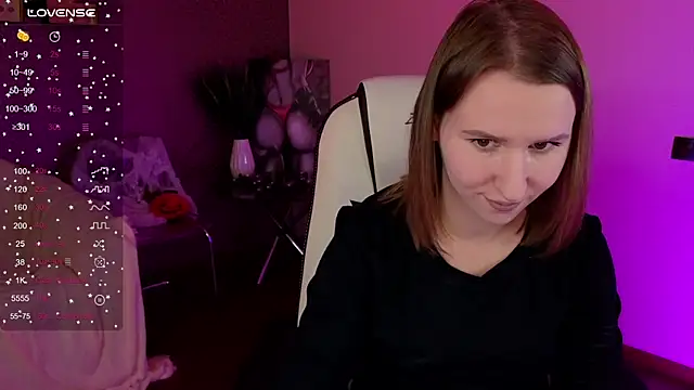 Snapshot of AliceBYKiss chatting on November 2025 06:44:02 PM AliceBYKiss online show from November 2025 06:44:02 PM