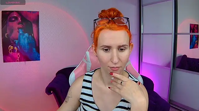 Snapshot of AliceBYKiss chatting on February 2025 04:11:02 PM AliceBYKiss online show from February 2025 04:11:02 PM