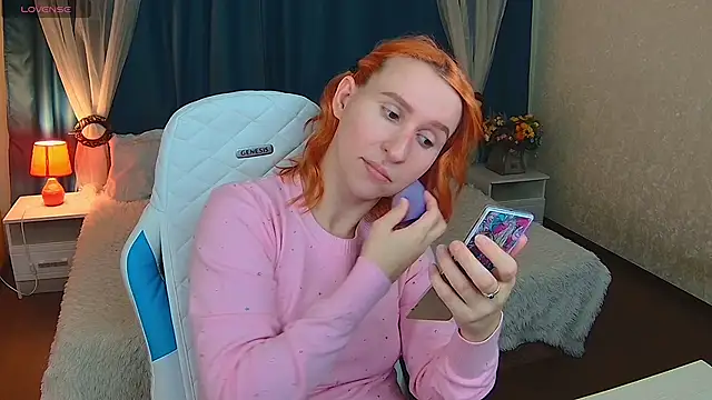 Snapshot of AliceBYKiss chatting on February 2025 06:19:01 AM AliceBYKiss online show from February 2025 06:19:01 AM