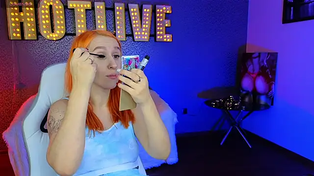 Snapshot of AliceBYKiss chatting on February 2025 12:17:02 PM AliceBYKiss online show from February 2025 12:17:02 PM