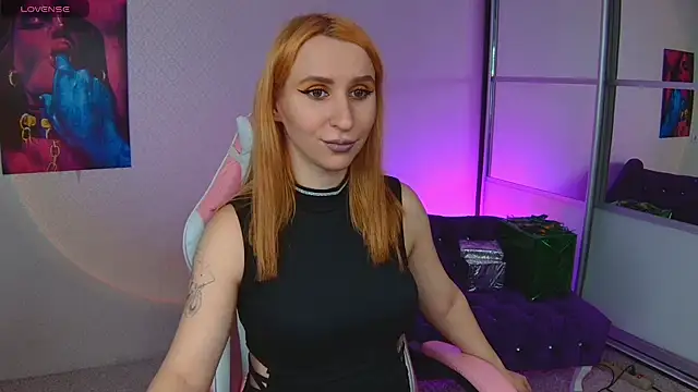 Snapshot of AliceBYKiss chatting on January 2025 04:28:02 PM AliceBYKiss online show from January 2025 04:28:02 PM