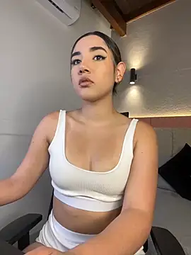 AniiRose online show from November 2025 07:07:01 PM