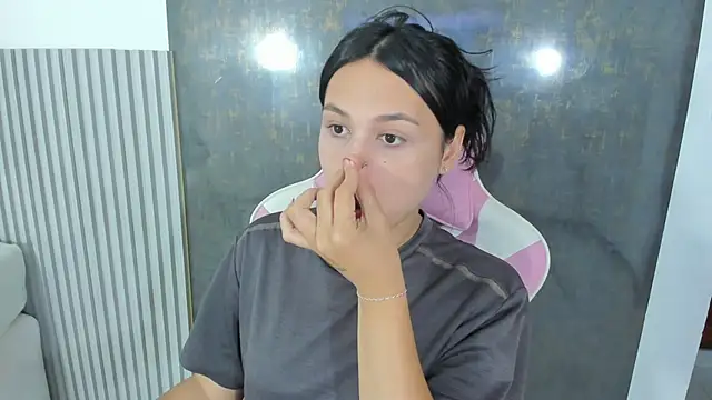 lana boomer online show from February 2026 08:31:01 PM