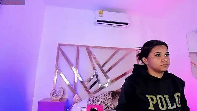 Carolina Evanss online show from March 2025 03:25:01 AM