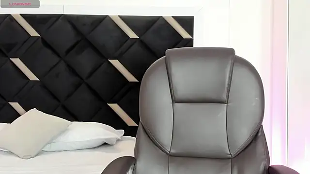 Carolina Evanss online show from April 2026 03:57:01 AM