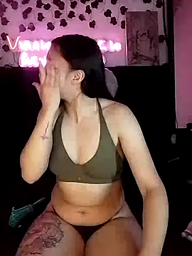 Snapshot of -Lola_Bunny chatting on October 2025 09:48:02 PM -Lola Bunny online show from October 2025 09:48:02 PM