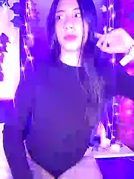 Snapshot of -Lola_Bunny chatting on February 2025 04:44:02 AM -Lola Bunny online show from February 2025 04:44:02 AM