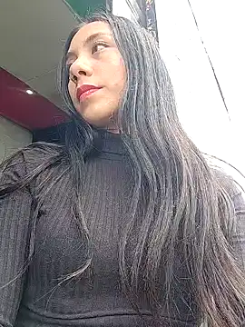 Snapshot of -Lola_Bunny chatting on February 2025 09:31:01 PM -Lola Bunny online show from February 2025 09:31:01 PM