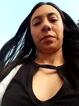 Snapshot of -Lola_Bunny chatting on March 2025 10:31:02 PM -Lola Bunny online show from March 2025 10:31:02 PM