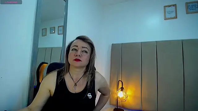 Snapshot of Lupiita223 chatting on March 2025 01:07:01 PM Lupiita223 online show from March 2025 01:07:01 PM