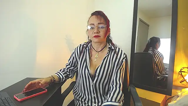 Lupiita223 online show from February 2026 12:51:02 PM