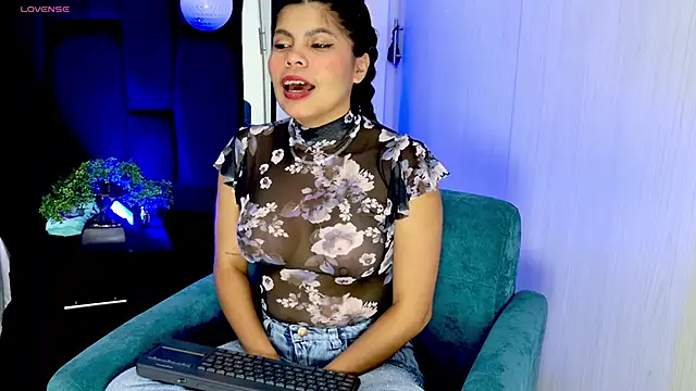 cutehanna1 online show from September 2025 10:56:02 PM
